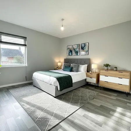 Stylish 4-bed House Close To M32, Free Parking 브리스틀