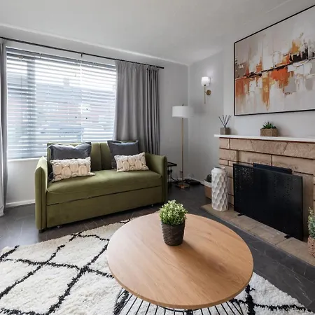 Stylish 4-bed House Close To M32, Free Parking * Bristol