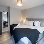 Holiday home Stylish 4-bed House Close To M32, Free Parking Bristol