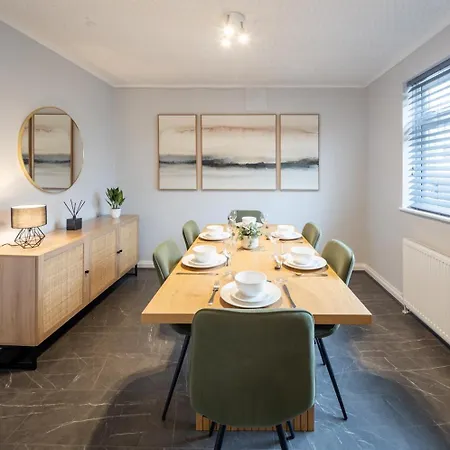 Stylish 4-bed House Close To M32, Free Parking Bristol