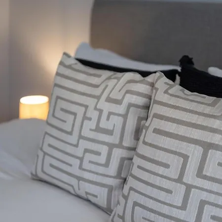 Stylish 4-bed House Close To M32, Free Parking Bristol