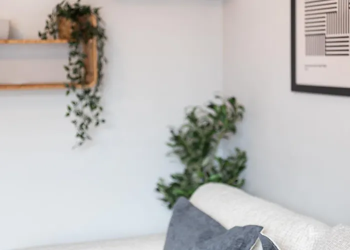 Stylish 4-bed House Close To M32, Free Parking Bristol