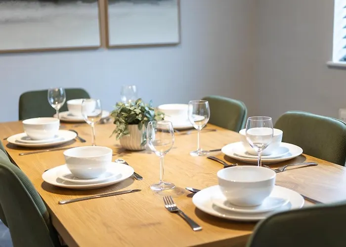 Holiday home Stylish 4-bed House Close To M32, Free Parking