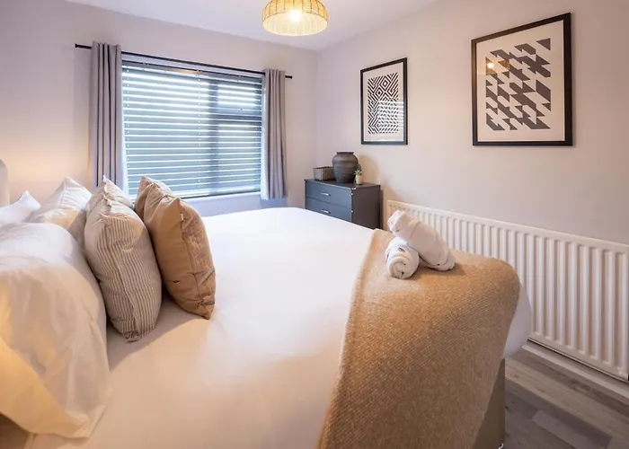 Stylish 4-bed House Close To M32, Free Parking Feriehus