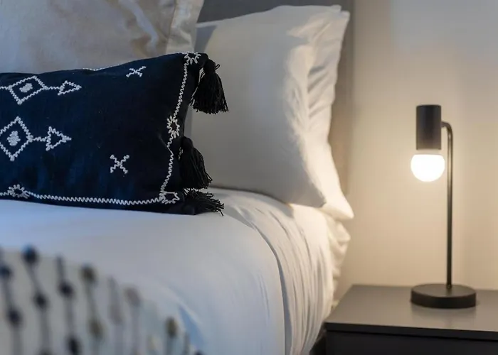 Stylish 4-bed House Close To M32, Free Parking Bristol