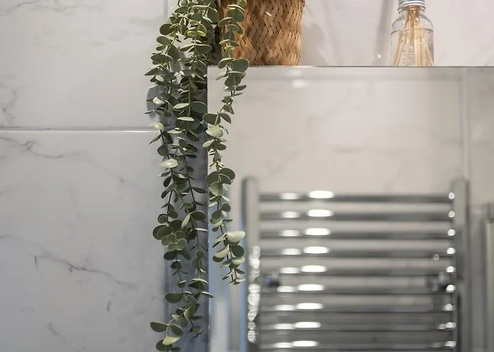 Casa de Férias Stylish 4-bed House Close To M32, Free Parking