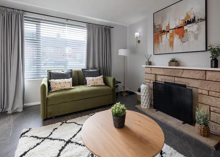 Stylish 4-bed House Close To M32, Free Parking * Bristol