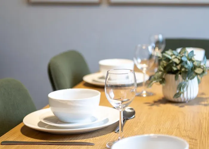 Stylish 4-bed House Close To M32, Free Parking Prázdninový dům