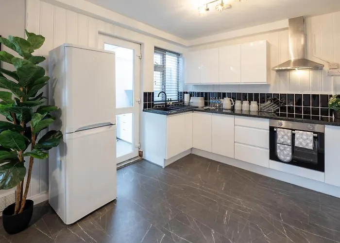 Stylish 4-bed House Close To M32, Free Parking * Bristol